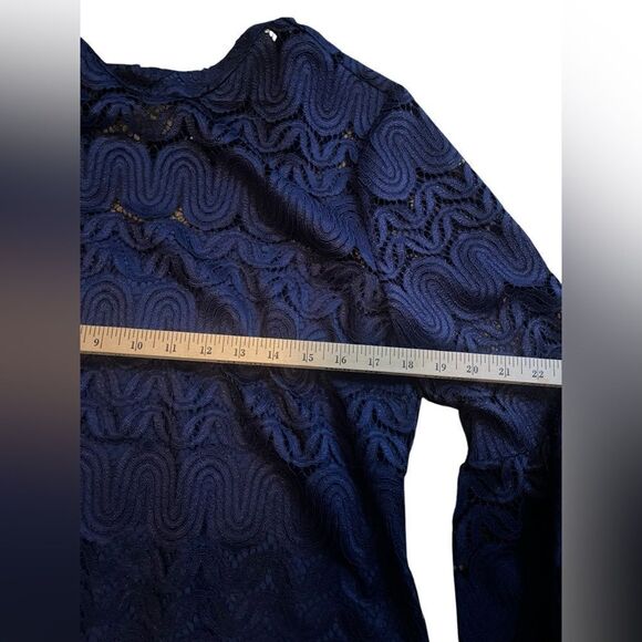 NWT TRINA TURK STUNNING LACE BELL SLEEVE NAVY COCKTAIL DRESS WOMENS SIZE 14 - Picture 10 of 10